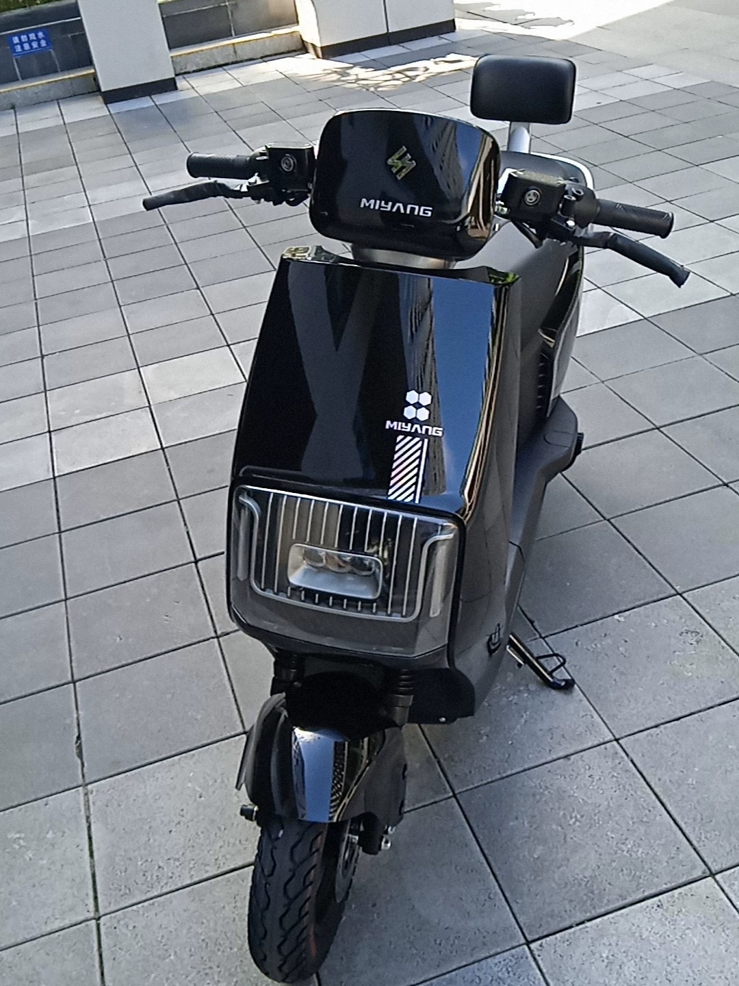 个人闲置，转让全新电动车，有缘分的低价出，成色很新如图，精